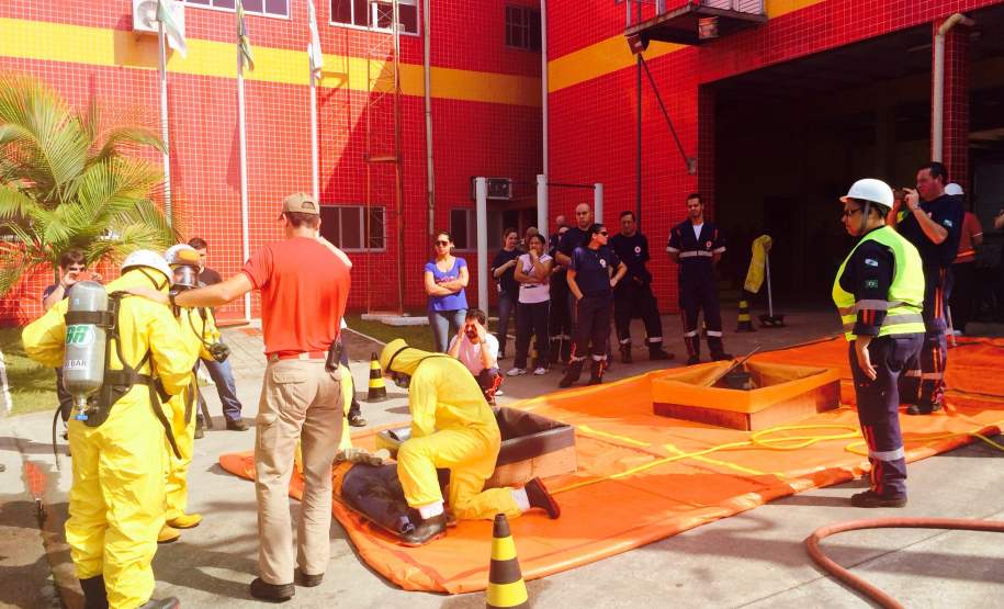 8º Grupamento de Bombeiros realiza capacitação para médicos e enfermeiros do SIATE E SAMU.
