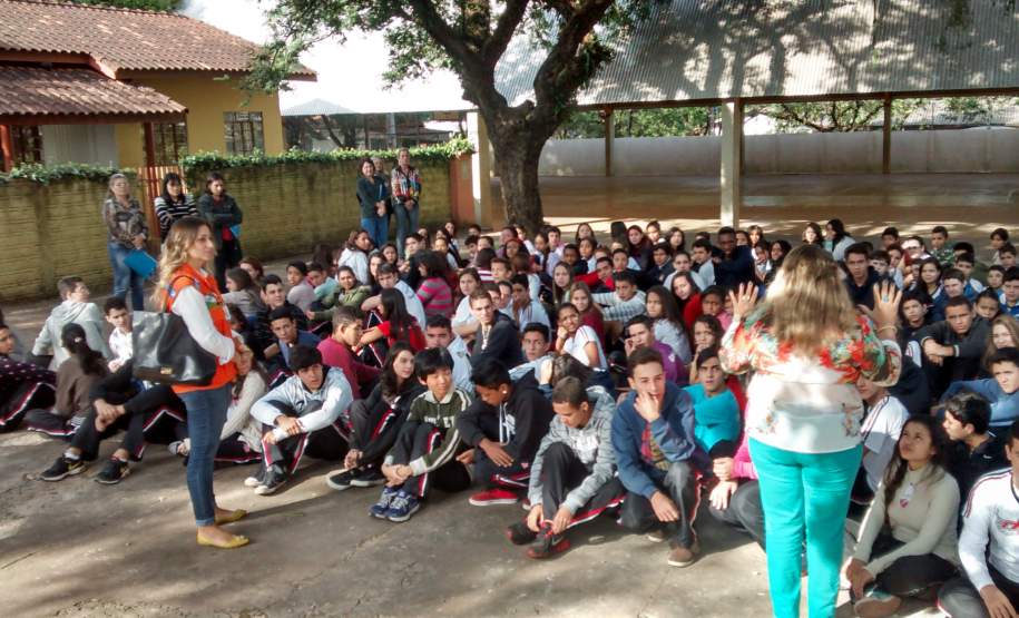 Plano de Abandono em Maringá Plano de abandono nas escolas estaduais de Maringá escoal estadual Teobaldo MIranda Santos