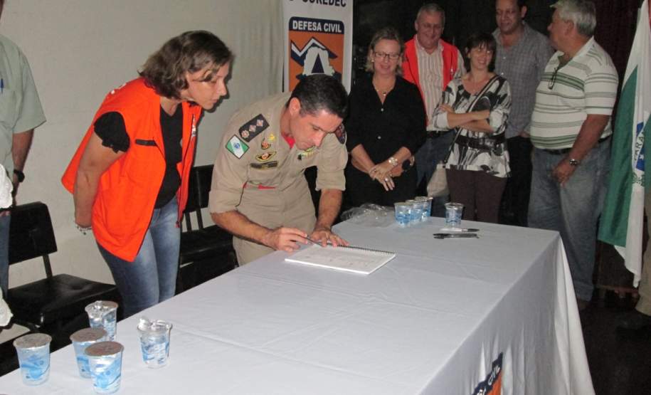 No último dia 15 de maio de 2014, foi assinado o Plano de Contingência da Comissão Municipal de Proteção e Defesa Civil do Município de Morretes.