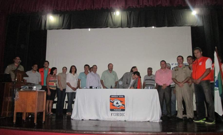 No último dia 15 de maio de 2014, foi assinado o Plano de Contingência da Comissão Municipal de Proteção e Defesa Civil do Município de Morretes.