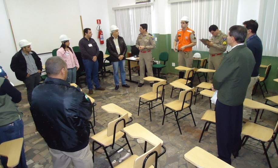 Fiscalização de Transporte Manuseio e estocagem de Produtos Perigosos na Região da 5ª CORPDEC fiscalização integrada