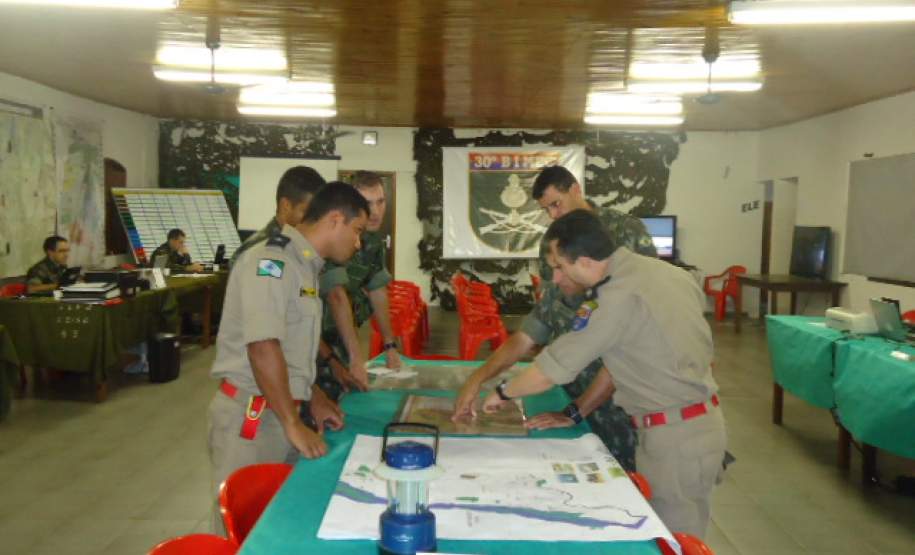 EXÉRCITO BRASILEIRO EM FISCALIZAÇÃO NA OPERAÇÃO AGATA 8