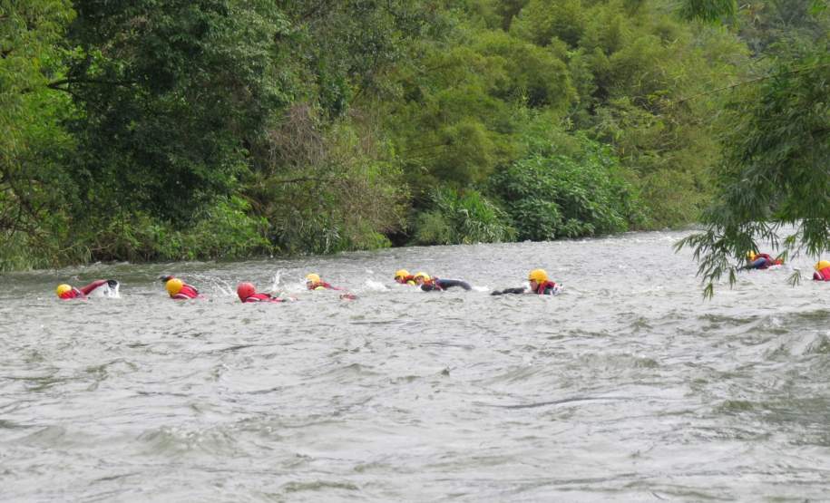 Entre os dias 29 e 30 de maio de 2014, ocorreu o 3° ciclo de treinamento de Capacitação para Salvamento em Águas Rápidas – SARP, ministrado ao efetivo do 8° Grupamento de Bombeiros pelo Capitão Ícaro Gabriel Greinert.