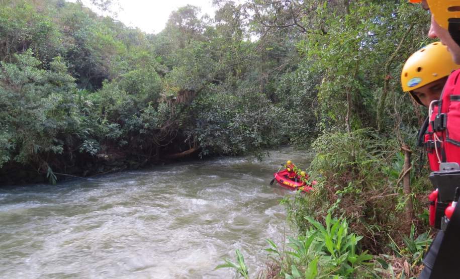 Entre os dias 29 e 30 de maio de 2014, ocorreu o 3° ciclo de treinamento de Capacitação para Salvamento em Águas Rápidas – SARP, ministrado ao efetivo do 8° Grupamento de Bombeiros pelo Capitão Ícaro Gabriel Greinert.
