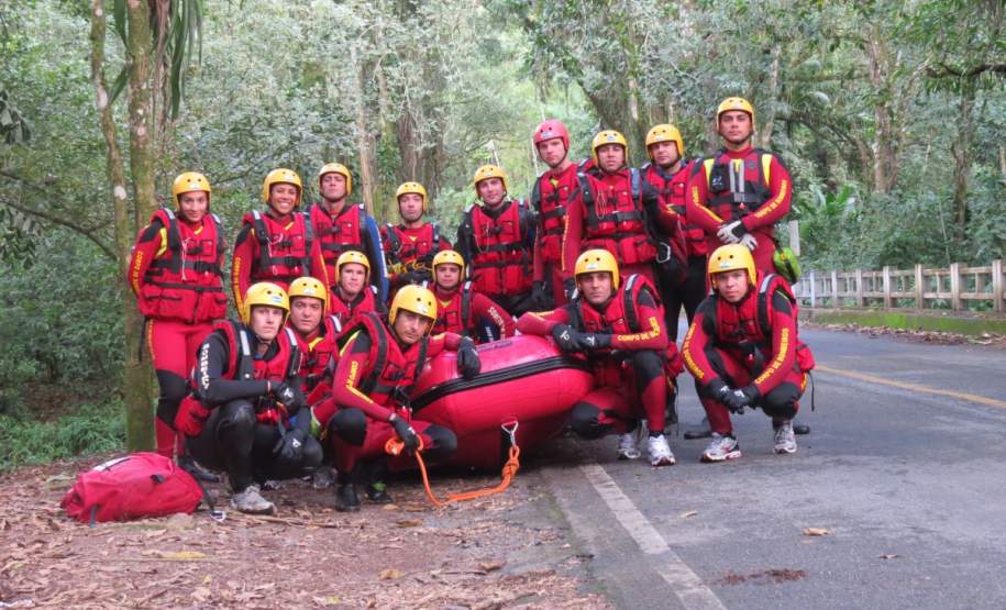 Entre os dias 29 e 30 de maio de 2014, ocorreu o 3° ciclo de treinamento de Capacitação para Salvamento em Águas Rápidas – SARP, ministrado ao efetivo do 8° Grupamento de Bombeiros pelo Capitão Ícaro Gabriel Greinert.