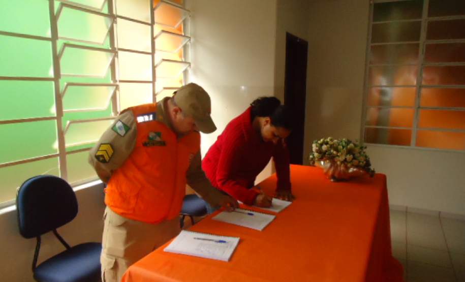 Na última segunda-feira, dia 27 de Julho de 2014, a 15ª CORPDEC – Coordenadoria Regional de Proteção e Defesa Civil esteve presente na cerimônia de validação do Plano de Contingência de Proteção e Defesa Civil do município de Nova Olímpia.