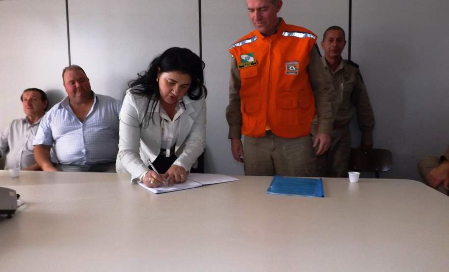 Plano de Contingência de Arapoti e Sengés Plano de Contingência de Arapoti e Sengés