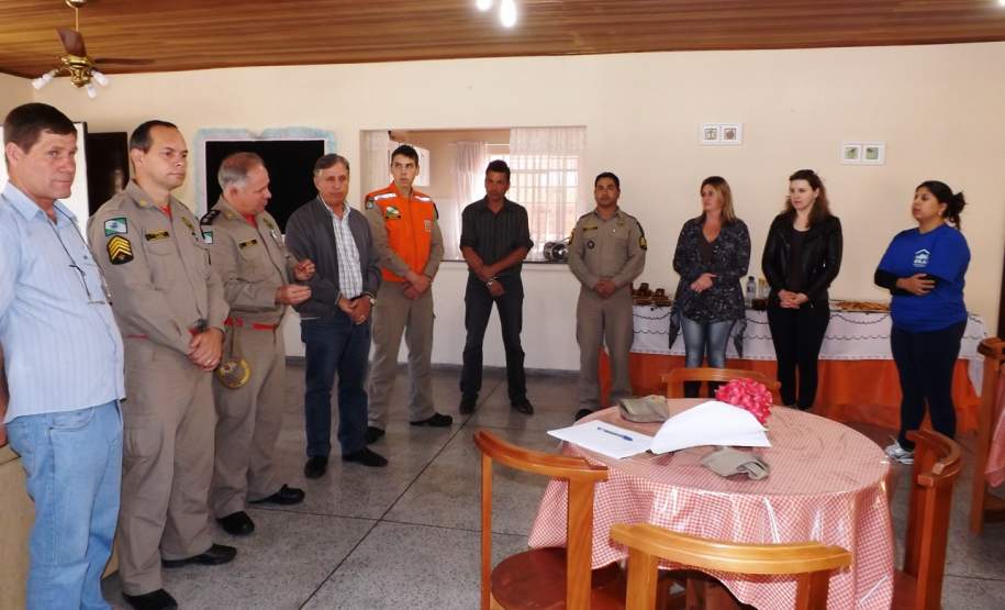 2ª CORPDEC realiza Validação dos Planos de Contingência dos Municípios de Porto Amazonas e São João do Triunfo No dia 01 de Agosto de 2014 foram assinados os Planos de Contingência da Comissão Municipal de Proteção e Defesa Civil dos Municípios de Porto Amazonas e de São João do Triunfo