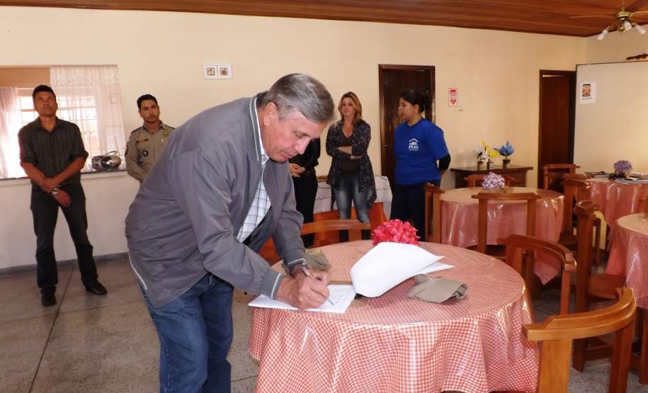 2ª CORPDEC realiza Validação dos Planos de Contingência dos Municípios de Porto Amazonas e São João do Triunfo No dia 01 de Agosto de 2014 foram assinados os Planos de Contingência da Comissão Municipal de Proteção e Defesa Civil dos Municípios de Porto Amazonas e de São João do Triunfo