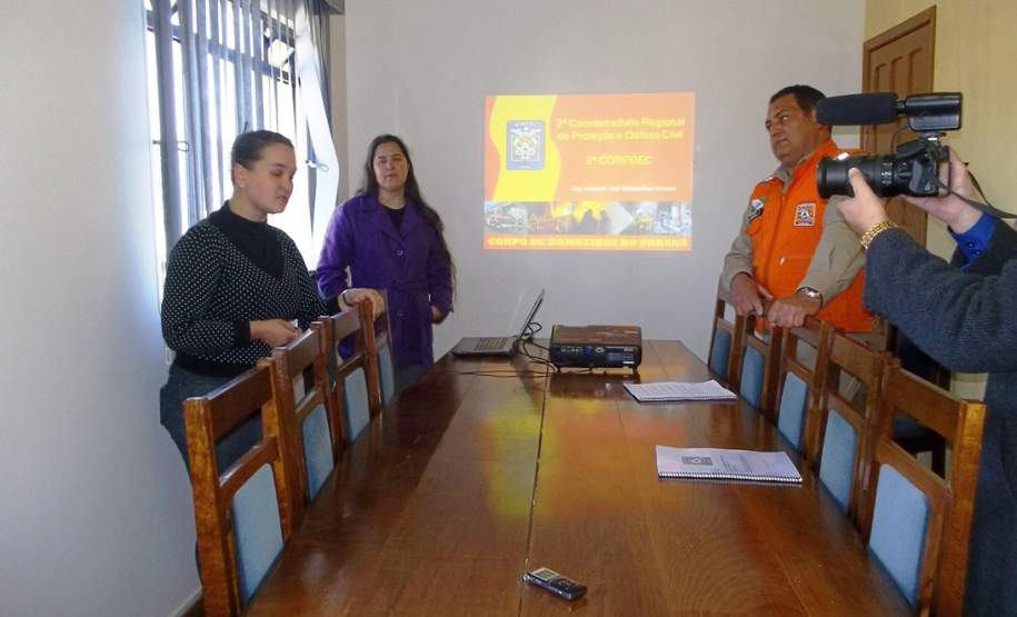 2ª CORPDEC realiza Validação dos Planos de Contingência dos Municípios de Rio Azul e Mallet No dia 11 de Agosto de 2014 foram assinados os Planos de Contingência da Comissão Municipal de Proteção e Defesa Civil dos Municípios de Rio Azul e Mallet