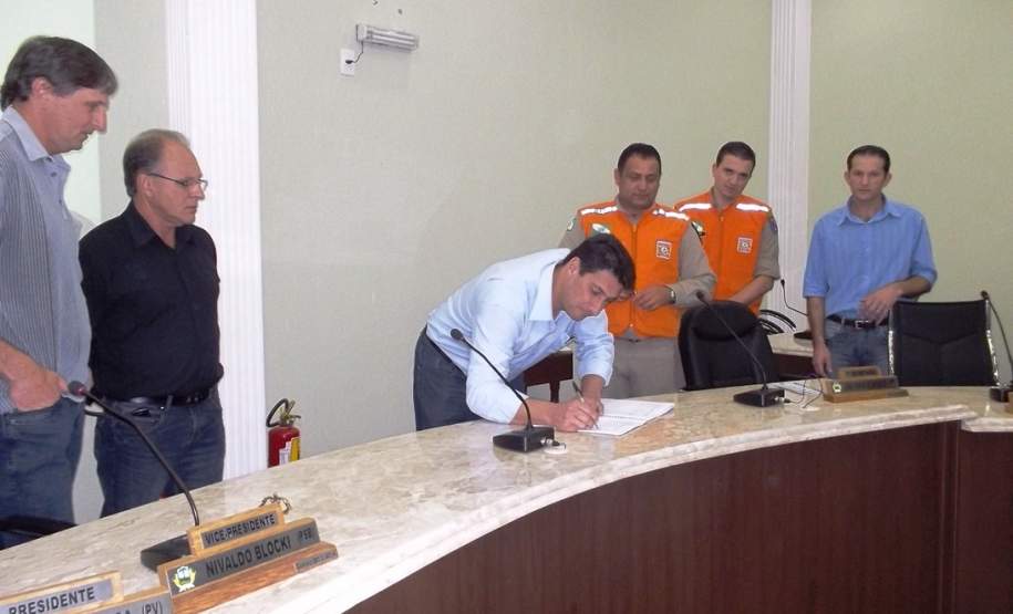 2ª CORPDEC realiza Validação dos Planos de Contingência dos Municípios de Rio Azul e Mallet No dia 11 de Agosto de 2014 foram assinados os Planos de Contingência da Comissão Municipal de Proteção e Defesa Civil dos Municípios de Rio Azul e Mallet