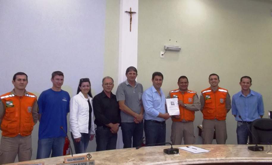 2ª CORPDEC realiza Validação dos Planos de Contingência dos Municípios de Rio Azul e Mallet No dia 11 de Agosto de 2014 foram assinados os Planos de Contingência da Comissão Municipal de Proteção e Defesa Civil dos Municípios de Rio Azul e Mallet