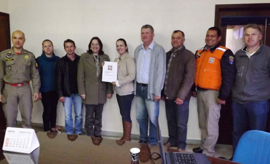 2ª CORPDEC Rumo a Validação de 100% dos Planos de Contingência dos Municípios da sua Área de Abrangência A Segunda Coordenadoria Regional de Proteção e Defesa Civil encontra-se motivada no andamento dos trabalhos de conclusão dos Planos de Contingência dos Municípios da sua Área de Abrangência