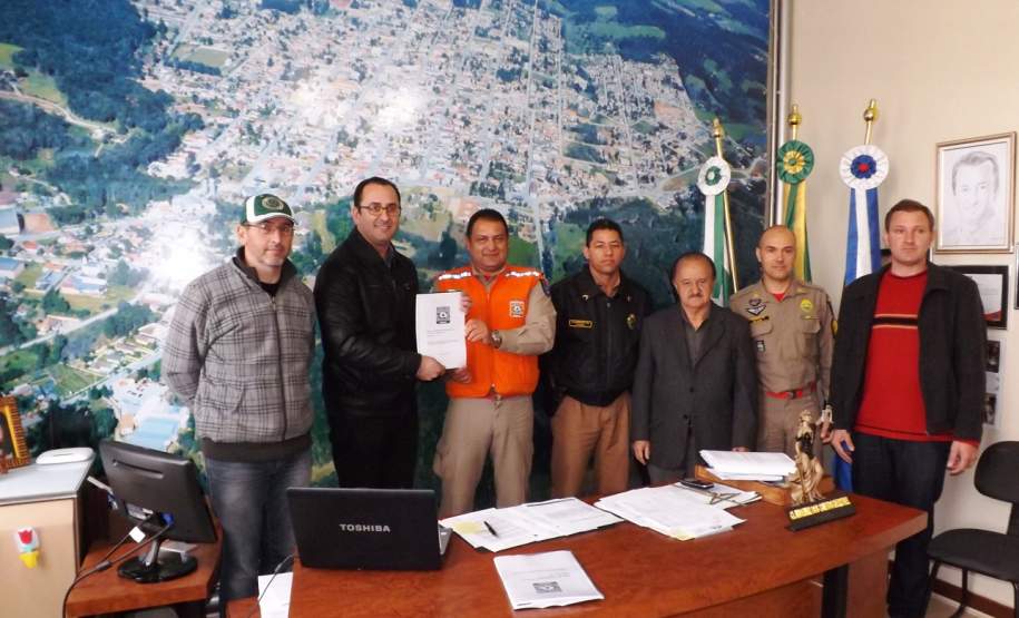 2ª CORPDEC Rumo a Validação de 100% dos Planos de Contingência dos Municípios da sua Área de Abrangência A Segunda Coordenadoria Regional de Proteção e Defesa Civil encontra-se motivada no andamento dos trabalhos de conclusão dos Planos de Contingência dos Municípios da sua Área de Abrangência