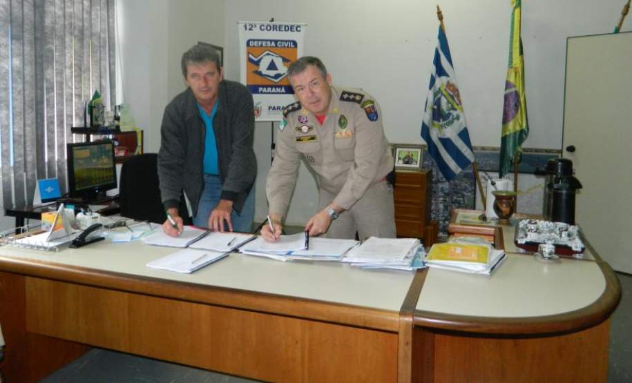 Neste data de  25 de setembro de 2014, em continuidade ao Cumprimento na lei 12.608 de 10 abril de 2012, realizamos as entregas dos Planos de Contingências, juntamente com as autoridades e munícipes de Capanema e Planalto – PR.