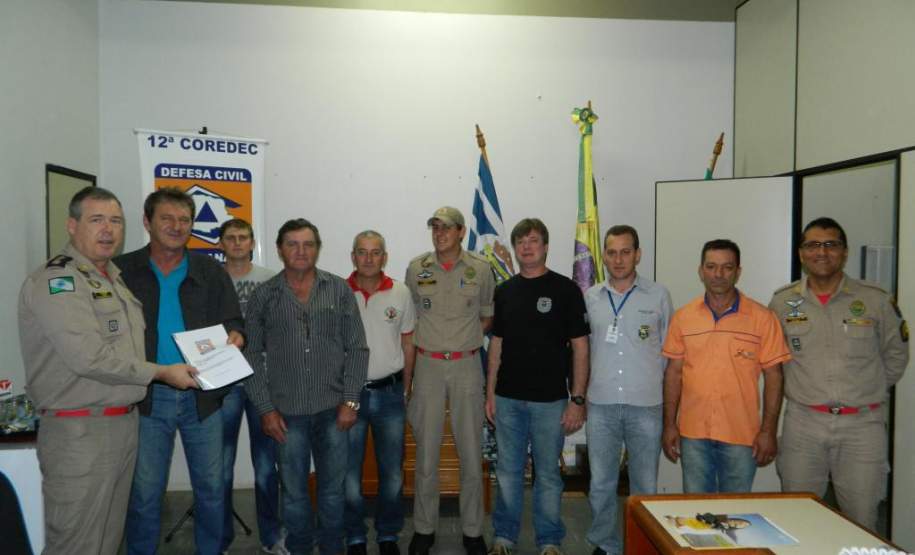 Neste data de  25 de setembro de 2014, em continuidade ao Cumprimento na lei 12.608 de 10 abril de 2012, realizamos as entregas dos Planos de Contingências, juntamente com as autoridades e munícipes de Capanema e Planalto – PR.