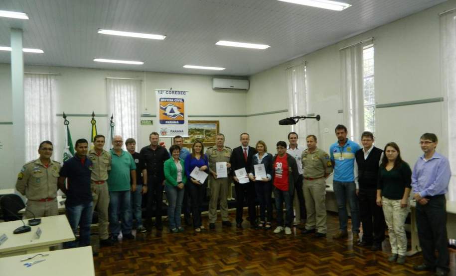 Neste data de  25 de setembro de 2014, em continuidade ao Cumprimento na lei 12.608 de 10 abril de 2012, realizamos as entregas dos Planos de Contingências, juntamente com as autoridades e munícipes de Capanema e Planalto – PR.