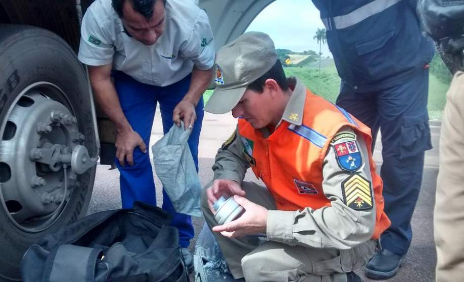 2ª CORPDEC Realiza Fiscalização ao Transporte Rodoviário de Produtos Perigosos 2ª CORPDEC Realiza Fiscalização ao Transporte Rodoviário de Produtos Perigosos
- No dia 23 de Outubro de 2014, a 2ª CORPDEC realizou Fiscalização em Transporte Rodoviário de Produtos Perigosos no Posto da Polícia Rodoviária Estadual do Município de Piraí do Sul - PR 155, km 264