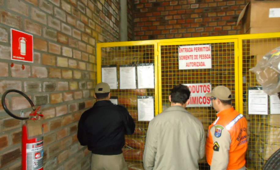 A 15ª Coordenadoria Regional de Proteção e Defesa Civil – 6º Subgrupamento de Bombeiros Independente realizou no dia 23 de Julho de 2015,  fiscalização na empresa Baterax Industria e Comércio de Acumuladores LTDA, município de Umuarama – PR