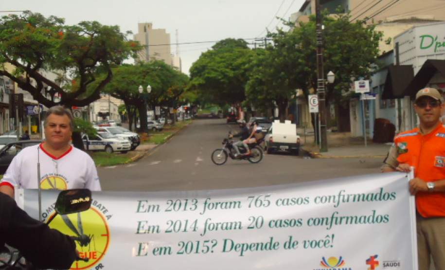 A 15ª CORPDEC l juntamente com a Secretariada Municipal de Saúde de Umuarama   realizou  uma Blitz educativa para  prevenir e combater a Dengue incidência do mosquitoA 15ª CORPDEC l juntamente com a Secretariada Municipal de Saúde de Umuarama   realizou  uma Blitz educativa para  prevenir e combater a Dengue incidência do mosquito