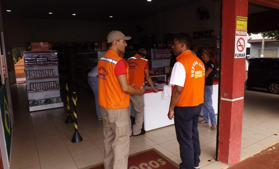 9ª Coordenadoria Regional de Proteção e Defesa Civil em conjunto com várias instituições, desenvolveu uma fiscalização em depósitos, armazenamentos e revendas de produtos perigosos no município de Foz do Iguaçu.