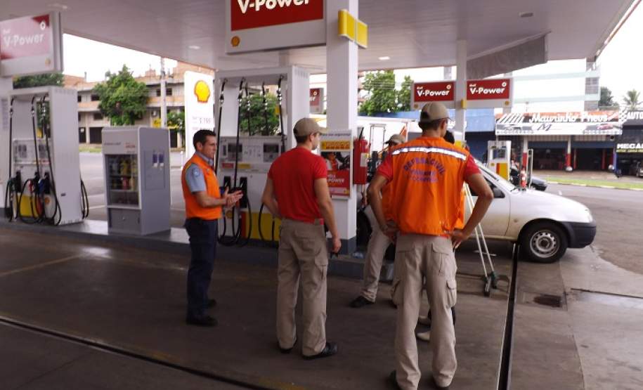 9ª Coordenadoria Regional de Proteção e Defesa Civil em conjunto com várias instituições, desenvolveu uma fiscalização em depósitos, armazenamentos e revendas de produtos perigosos no município de Foz do Iguaçu.