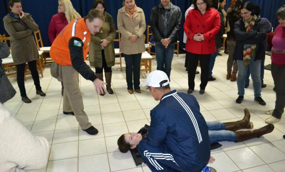 13ª CORPDEC CAPACITA BRIGADISTAS DE APAES