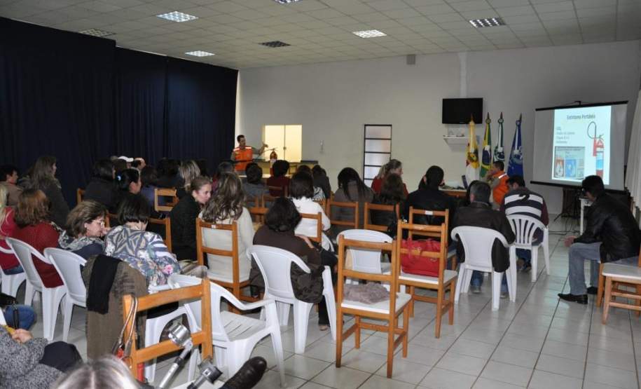 13ª CORPDEC CAPACITA BRIGADISTAS DE APAES