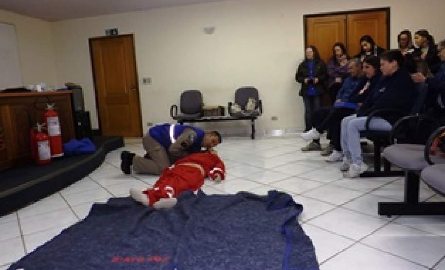 Demonstração da Abordagem primária, o "ABC" da vida.