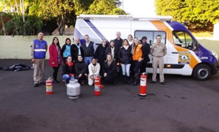 Instrução prática com os profissionais do município de  Medianeira e Região, realizada no Tiro de Guerra de Medianeira - TG 05-018/PR.