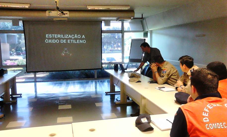 Representantes da 1ª CORPDEC e COMPDEC de Curitiba realizam visita à multinacional Becton Dickinson