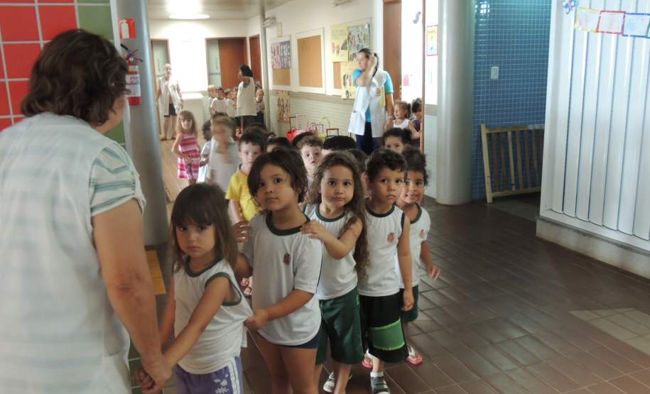 A 5ª CORPEDEC - Coordenadoria Regional de Proteção e  Defesa Civil, realizou na tarde de ontem, 29, plano de abandono no CMEI, Centro Municipal de Educação Infantil, Gerardo Braga, na cidade de Maringá. A realização do simulado de abandono se deve a continuação dos treinamentos e conhecimentos adquiridos no curso de Brigadas Escolares.