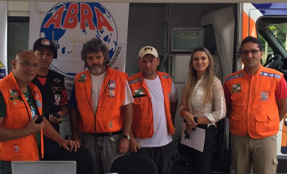 SIMULADO REER (REDE ESTADUAL DE EMERGÊNCIA DE RADIOAMADORES) No último dia 07 voluntários realizaram um simulado de radioemergência da Rede Estadual de Emergência de Radioamadores - REER