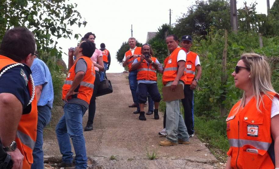 COORDENADORIA ESTADUAL DE PROTEÇÃO E DEFESA CIVIL PROMOVE TREINAMENTO PARA AVALIAÇÃO DE RISCOS DE DESLIZAMENTOS.