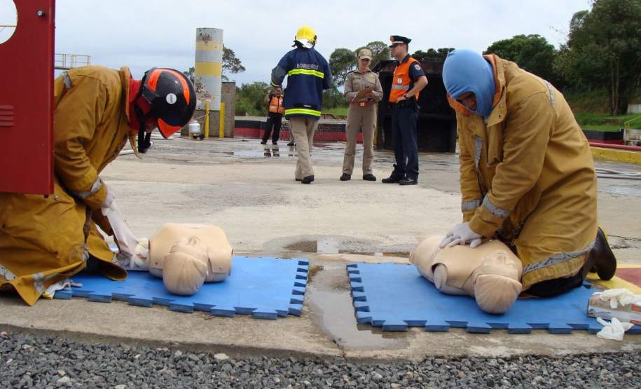 COMBEPAM REÚNE GRANDES INDÚSTRIAS DO PAM-CIC COMPETIÇÃO ENTRE GRANDES INDÚSTRIAS DO PAM-CIC GERA INTEGRAÇÃO ENTRE OS BRIGADISTAS