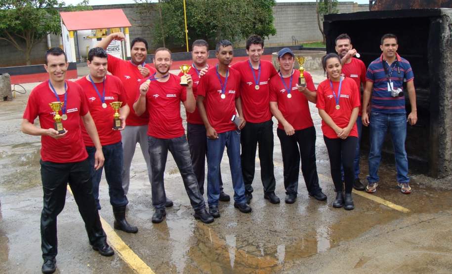 COMBEPAM REÚNE GRANDES INDÚSTRIAS DO PAM-CIC COMPETIÇÃO ENTRE GRANDES INDÚSTRIAS DO PAM-CIC GERA INTEGRAÇÃO ENTRE OS BRIGADISTAS