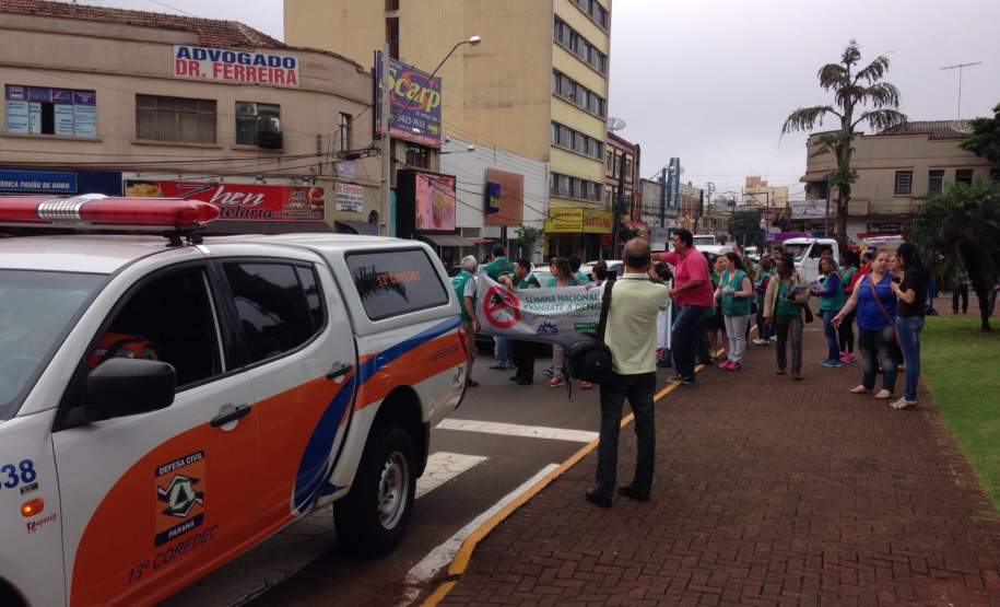 DEFESA CIVIL PARTICIPA DO DIA D. Defesa Civil se une a Agentes da Saúde dos Municípios do Paraná para combater o mosquito Aedes aegypti, transmissor da dengue, chikungunya e zika vírus.