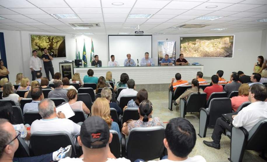 GOVERNO GARANTE MAIS DE R$ 7 MILHÕES AOS MUNICÍPIOS DO LITORAL. O Governo do Paraná vai repassar nas próximas semanas mais R$ 7 milhões aos sete municípios do litoral para reforçar as ações de assistência e vigilância em saúde.