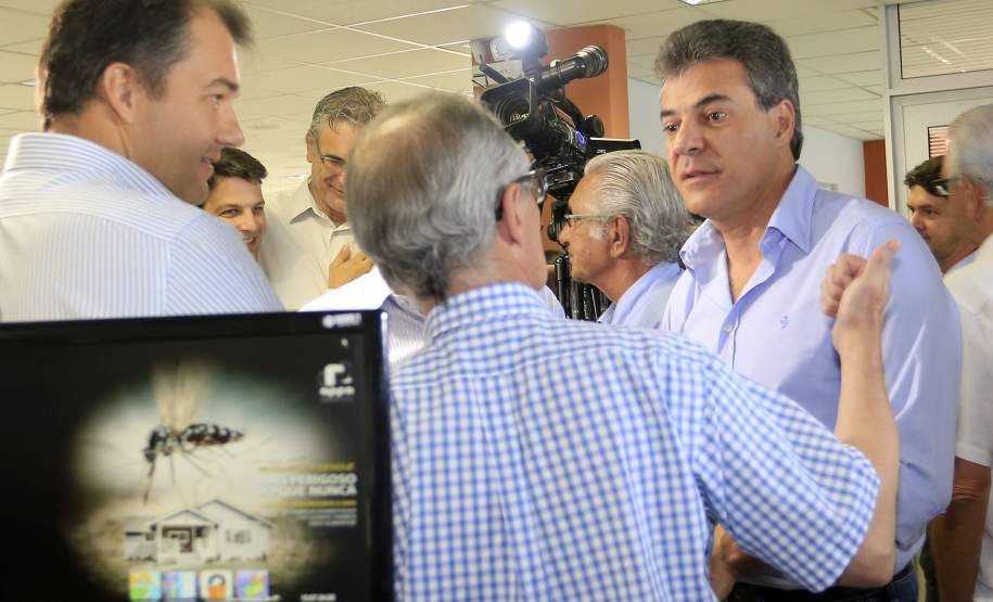 Litoral tem mais R$ 4 milhões para o combate à dengue O governador Beto Richa participou nesta sexta-feira (22), em Paranaguá, da solenidade de liberação de R$ 4 milhões para o combate à dengue no Litoral. Os recursos são oriundos de um acordo judicial entre a Administração dos Portos de Paranaguá e Antonina (Appa) e o Ministério Público Federal e foram repassados ao fundo de Saúde de Paranaguá.