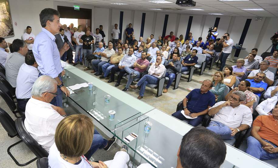 Litoral tem mais R$ 4 milhões para o combate à dengue O governador Beto Richa participou nesta sexta-feira (22), em Paranaguá, da solenidade de liberação de R$ 4 milhões para o combate à dengue no Litoral. Os recursos são oriundos de um acordo judicial entre a Administração dos Portos de Paranaguá e Antonina (Appa) e o Ministério Público Federal e foram repassados ao fundo de Saúde de Paranaguá.