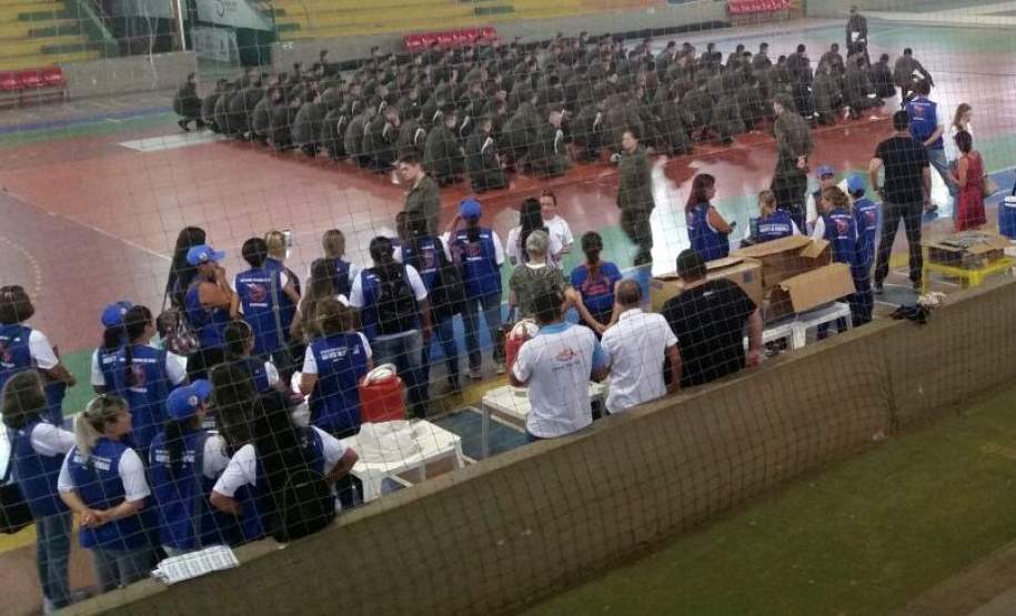DEFESA CIVIL NA OPERAÇÃO DENGUE SEM ASAS A partir de hoje (12/02) a Defesa Civil e Militares das Forças Armadas iniciaram um grande trabalho para acabar com focos do mosquito Aedes Aegypti em Paranaguá, um dos Municípios mais afetados pela epidemia