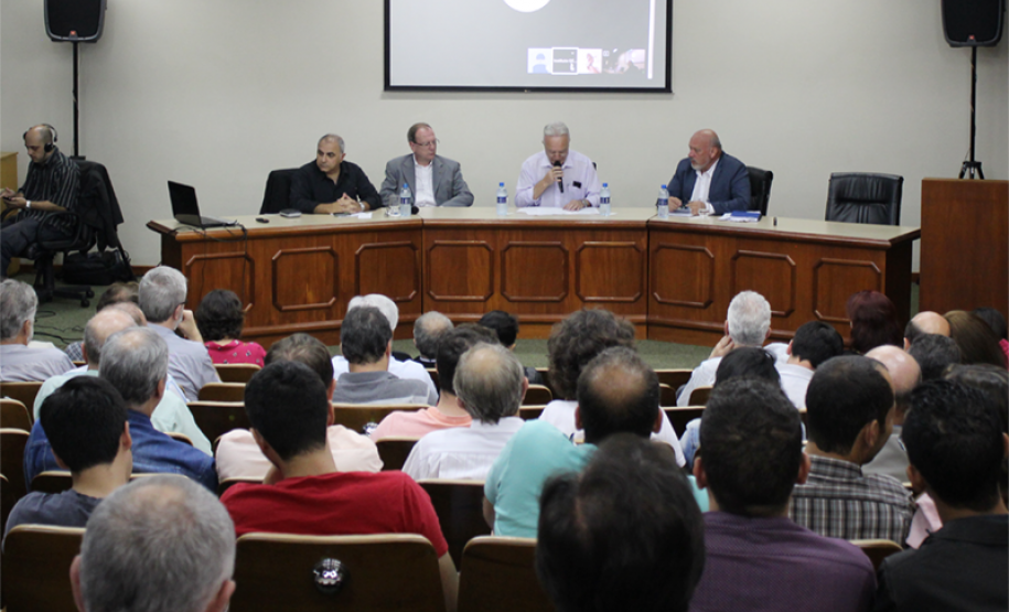 Debate – Tremores de Terra em Londrina-PR No dia 31 de março a Câmara Técnica Ciências da Terra, com apoio da Câmara Técnica Gestão de Catástrofes e da Associação Profissional dos Geólogos do Paraná (Agepar), promoveu debate sobre os tremores de terra ocorridos em Londrina em dezembro de 2015 e janeiro de 2016.