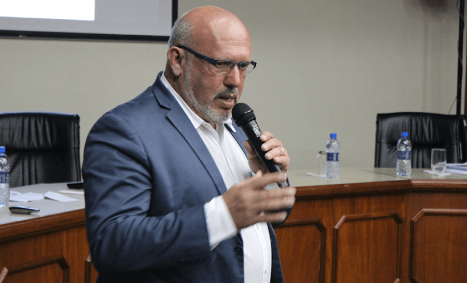 Debate – Tremores de Terra em Londrina-PR No dia 31 de março a Câmara Técnica Ciências da Terra, com apoio da Câmara Técnica Gestão de Catástrofes e da Associação Profissional dos Geólogos do Paraná (Agepar), promoveu debate sobre os tremores de terra ocorridos em Londrina em dezembro de 2015 e janeiro de 2016.