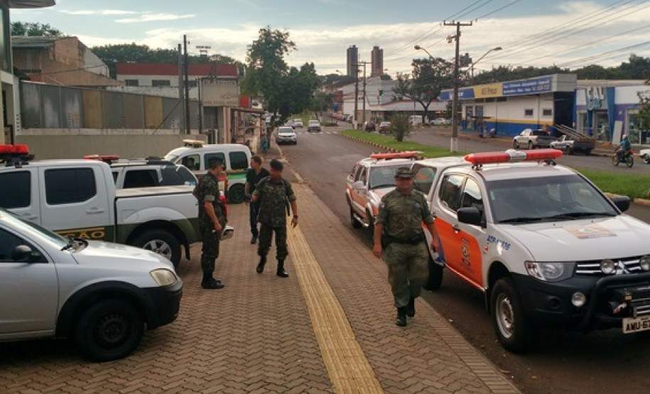 9ª Coordenadoria Regional de Proteção e Defesa Civil realiza fiscalização em depósitos e revendas de produtos perigosos no município de Foz do Iguaçu. 9ª Coordenadoria Regional de Proteção e Defesa Civil realiza fiscalização em depósitos e revendas de produtos perigosos no município de Foz do Iguaçu.