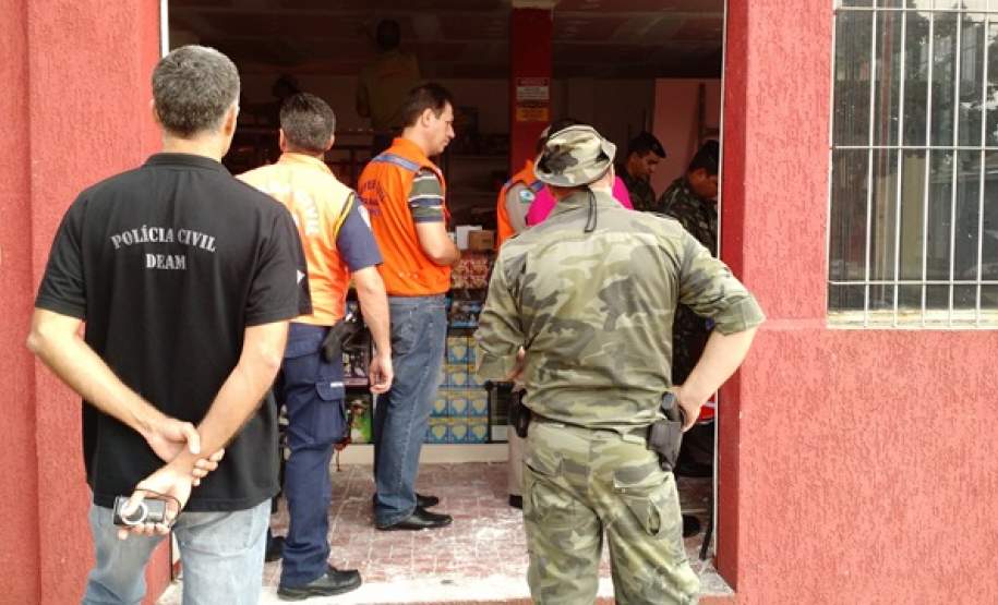 9ª Coordenadoria Regional de Proteção e Defesa Civil realiza fiscalização em depósitos e revendas de produtos perigosos no município de Foz do Iguaçu. 9ª Coordenadoria Regional de Proteção e Defesa Civil realiza fiscalização em depósitos e revendas de produtos perigosos no município de Foz do Iguaçu.