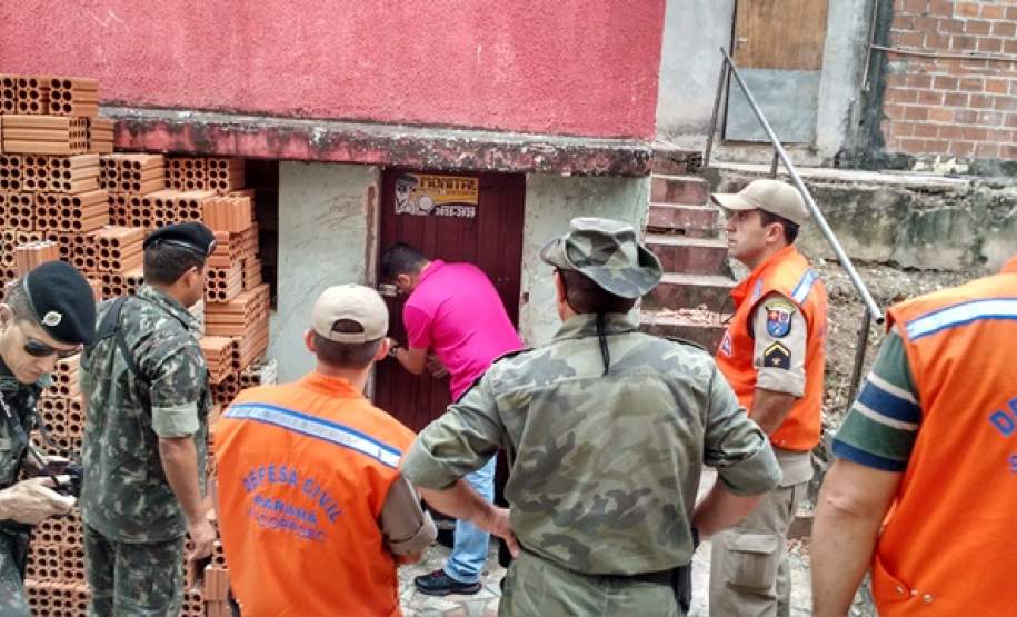 9ª Coordenadoria Regional de Proteção e Defesa Civil realiza fiscalização em depósitos e revendas de produtos perigosos no município de Foz do Iguaçu. 9ª Coordenadoria Regional de Proteção e Defesa Civil realiza fiscalização em depósitos e revendas de produtos perigosos no município de Foz do Iguaçu.