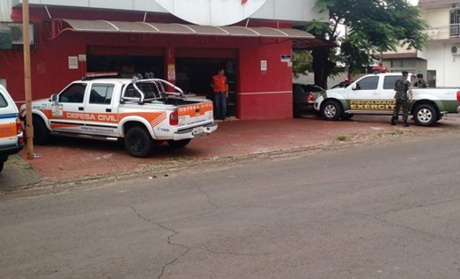 9ª Coordenadoria Regional de Proteção e Defesa Civil realiza fiscalização em depósitos e revendas de produtos perigosos no município de Foz do Iguaçu. 9ª Coordenadoria Regional de Proteção e Defesa Civil realiza fiscalização em depósitos e revendas de produtos perigosos no município de Foz do Iguaçu.