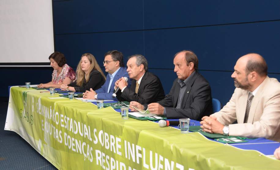 O secretário estadual da Saúde, Michele Caputo Neto, disse nesta terça-feira (12) que o Estado do Paraná está preparado para enfrentar um possível aumento no número de casos de gripe neste ano. Segundo ele, a rede pública de saúde tem estrutura, equipamentos, medicamentos e profissionais de saúde capacitados para dar reposta a esse tipo de situação.
