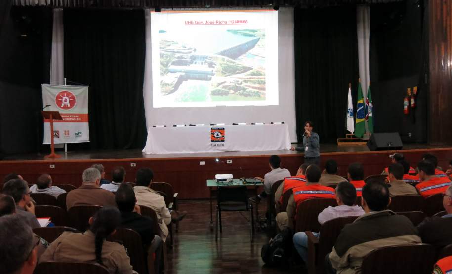 A Copel e a Defesa Civil Estadual realizam nesta terça e quarta-feira (10 e 11), no Centro de Capacitação de Faxinal do Céu, em Pinhão, um workshop sobre ações emergenciais e segurança de barragens. São oito horas de programação com o objetivo de alinhar informações entre empresas e órgãos relacionados ao setor.