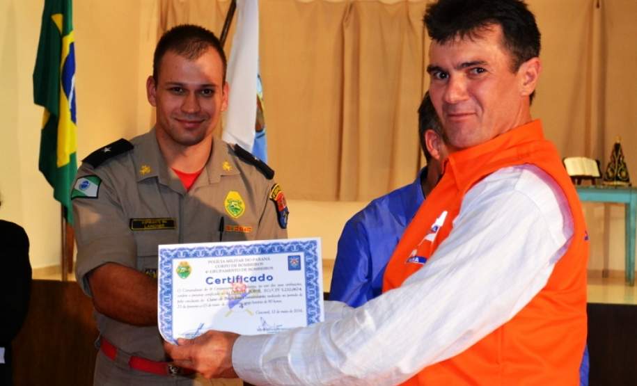 No dia 12/05/2016 encerrou-se com êxito o Curso de Brigadista Comunitário de Três Barras do Paraná. Foram certificados 135 brigadistas comunitários e voluntários de diversas idades entre homens e mulheres das 34 Comunidades, divididas em 14 Núcleos de Defesa Civil.